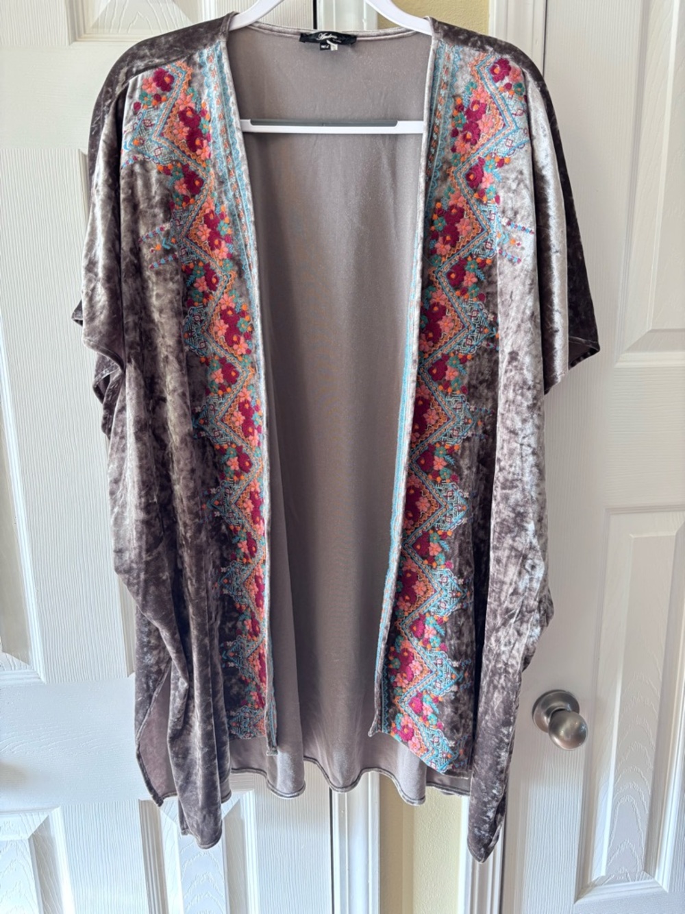 ANDREE BY UNIT Taupe Velvet Open-Front Kimono with Pink and Turquoise Embroidery